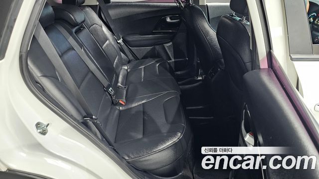 Kia Niro Prestige 2017 — фото 11