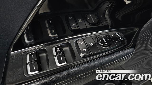 Kia Niro Prestige 2017 — фото 20