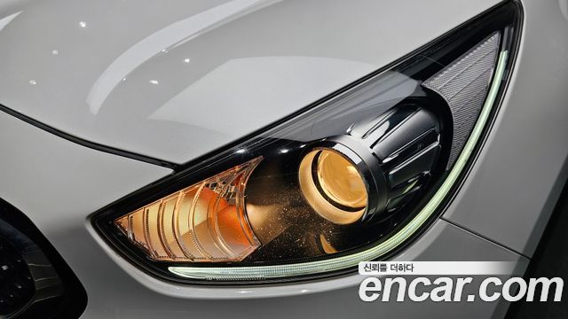 Kia Niro Prestige 2017 — фото 22