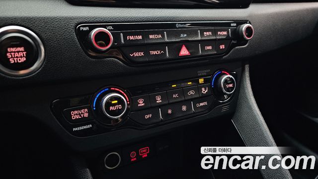 Kia Niro Prestige 2017 — фото 30