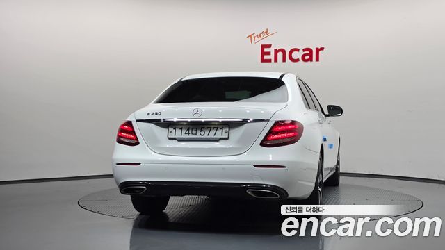 Mercedes-Benz E-Class (W213) E250 Avantgarde 2020 — фото 4
