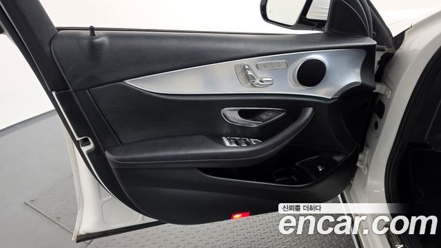 Mercedes-Benz E-Class (W213) E250 Avantgarde 2020 — фото 24