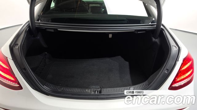 Mercedes-Benz E-Class (W213) E250 Avantgarde 2020 — фото 30