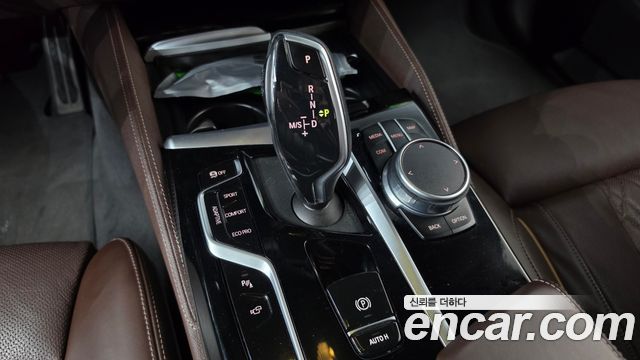 BMW 5 Series (G30) M550i xDrive 2021 — фото 9