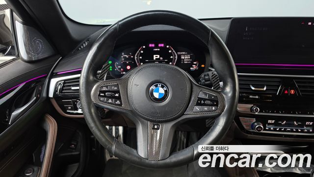 BMW 5 Series (G30) M550i xDrive 2021 — фото 12