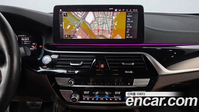 BMW 5 Series (G30) M550i xDrive 2021 — фото 13