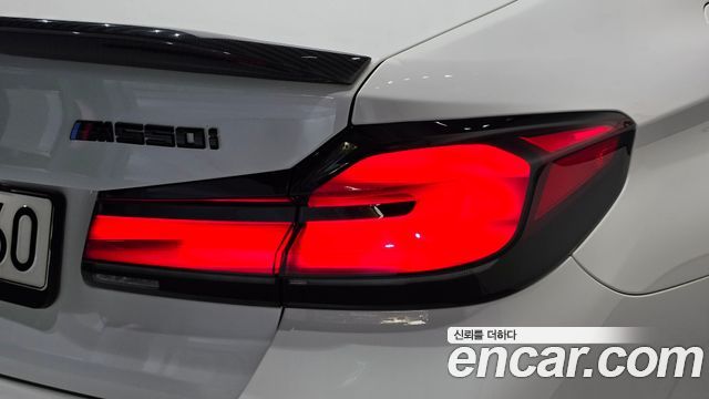 BMW 5 Series (G30) M550i xDrive 2021 — фото 23