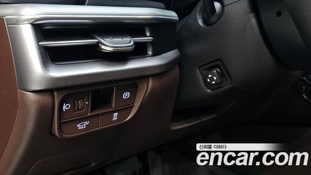 Hyundai Grandeur (GN7) 2,5 Gasoline 2WD Exclusive 2023 — фото 12
