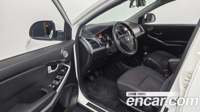 KG Mobility (SsangYong) Korando C 2.0 CVS 2WD Deluxe 2015 — фото 10