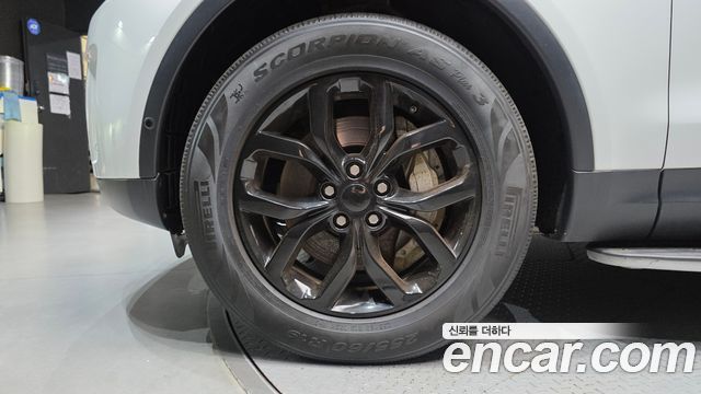 Land Rover Discovery 5 3.0 SD6 SE 2019 — фото 5