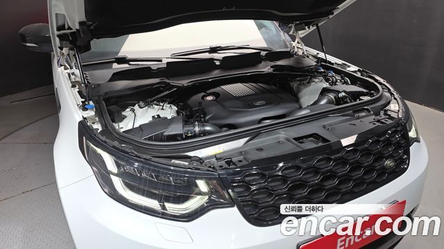 Land Rover Discovery 5 3.0 SD6 SE 2019 — фото 6