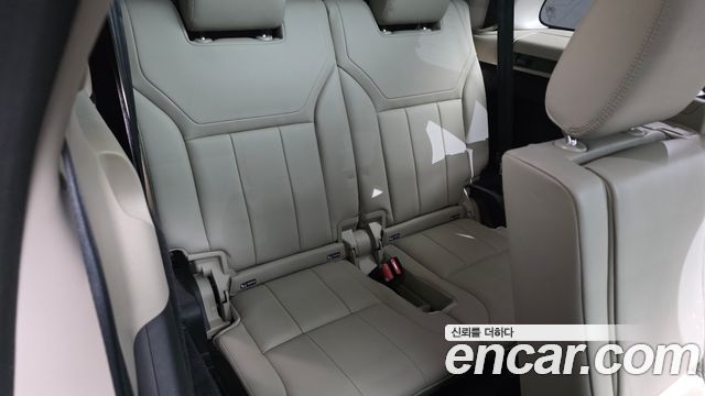 Land Rover Discovery 5 3.0 SD6 SE 2019 — фото 13
