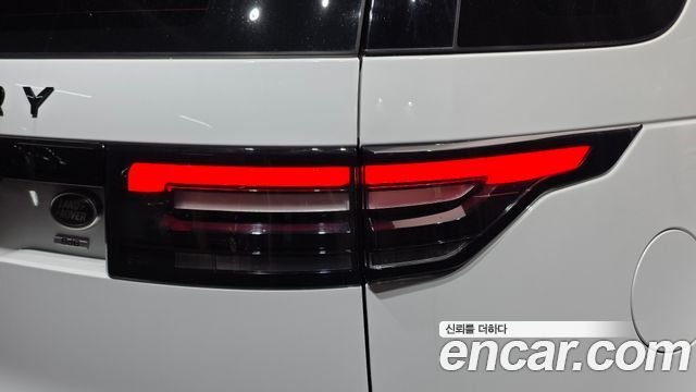 Land Rover Discovery 5 3.0 SD6 SE 2019 — фото 23