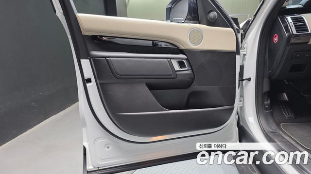 Land Rover Discovery 5 3.0 SD6 SE 2019 — фото 24