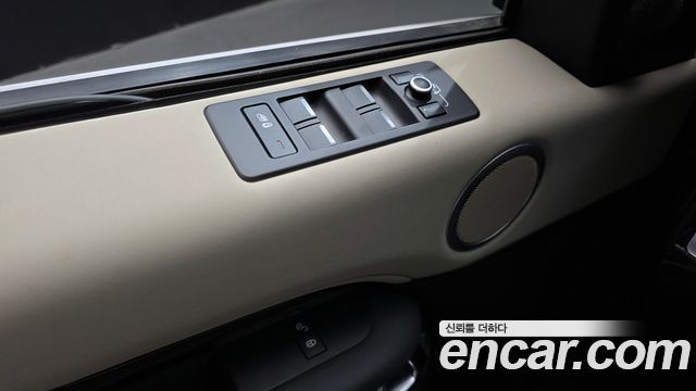 Land Rover Discovery 5 3.0 SD6 SE 2019 — фото 27