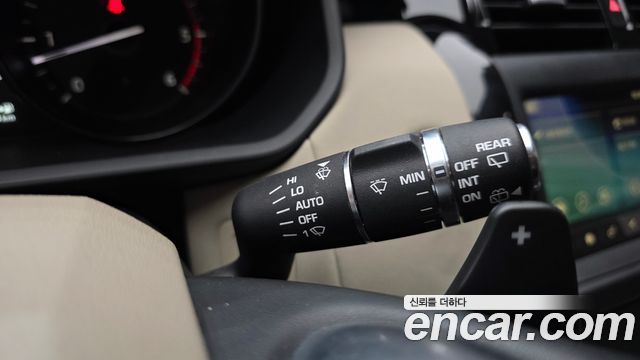 Land Rover Discovery 5 3.0 SD6 SE 2019 — фото 28
