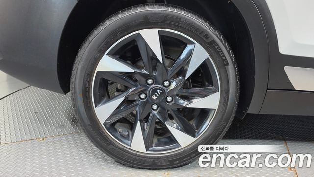 Kia Seltos Gasoline 1.6 Turbo 4WD Gravity 2022 — фото 5