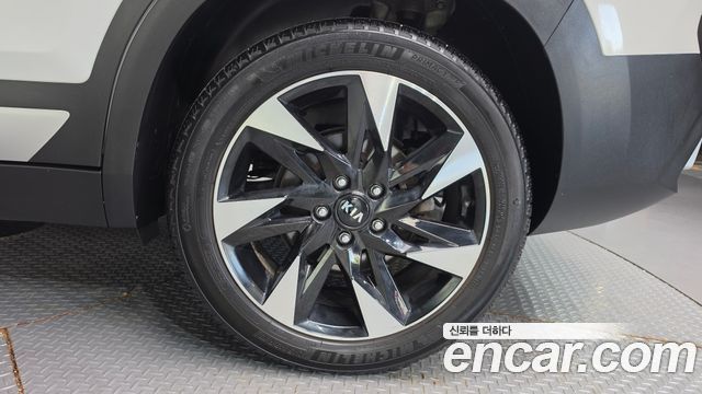 Kia Seltos Gasoline 1.6 Turbo 4WD Gravity 2022 — фото 21
