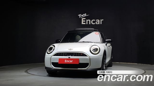 MINI Cooper S (IV) 5 Door Favoured 2025 — фото 3