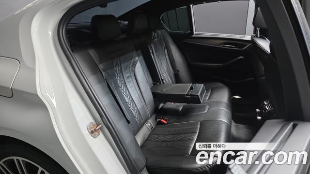 BMW 5 Series (G30) 530i xDrive M Sport Package Plus 2018 — фото 11