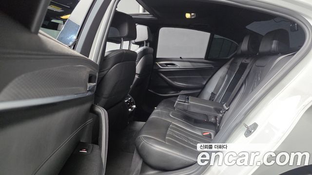 BMW 5 Series (G30) 530i xDrive M Sport Package Plus 2018 — фото 12
