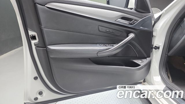 BMW 5 Series (G30) 530i xDrive M Sport Package Plus 2018 — фото 24