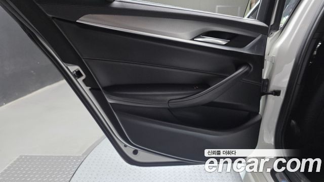 BMW 5 Series (G30) 530i xDrive M Sport Package Plus 2018 — фото 25