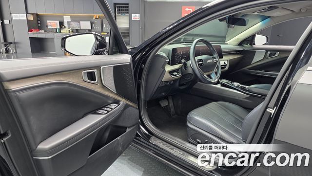 Kia K8 2.5 Gasoline 2WD Noblesse 2023 — фото 10