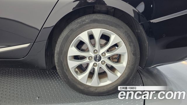 Kia K8 2.5 Gasoline 2WD Noblesse 2023 — фото 21