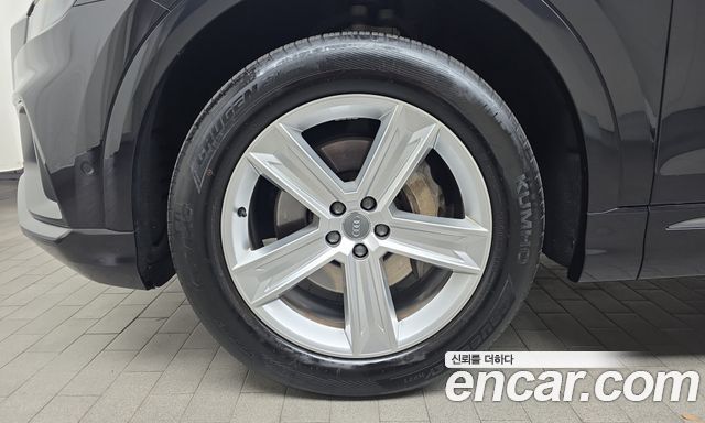 Audi Q8 (4M) 45 TDI Quattro Premium 2021 — фото 5