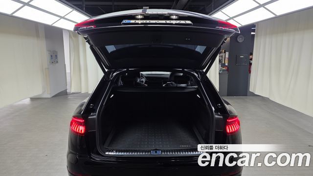 Audi Q8 (4M) 45 TDI Quattro Premium 2021 — фото 18