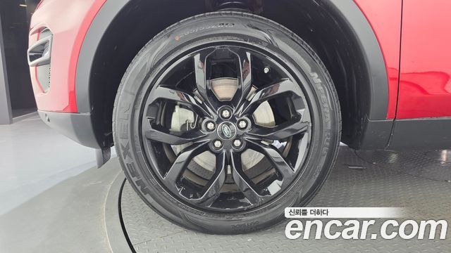 Land Rover Discovery Sport 2.0 TD4 HSE Luxury 2017 — фото 5