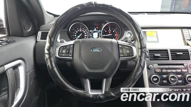 Land Rover Discovery Sport 2.0 TD4 HSE Luxury 2017 — фото 13