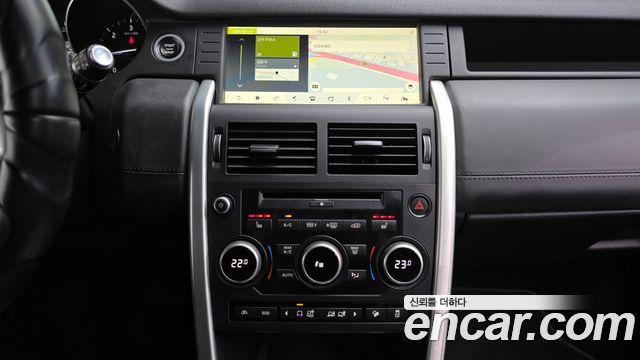 Land Rover Discovery Sport 2.0 TD4 HSE Luxury 2017 — фото 14