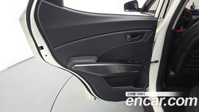 KG Mobility (SsangYong) Tivoli 1.6 2WD V3 2025 — фото 31