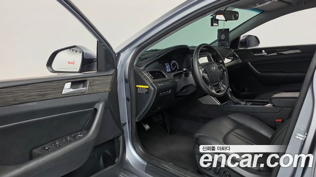 Hyundai Sonata (LF) 2.0 Smart 2015 — фото 10