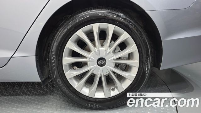 Hyundai Sonata (LF) 2.0 Smart 2015 — фото 21