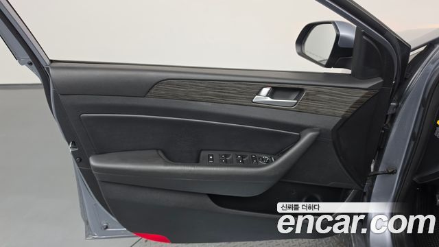 Hyundai Sonata (LF) 2.0 Smart 2015 — фото 24