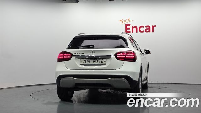 Mercedes-Benz GLA-Class (X156) GLA220 2018 — фото 4