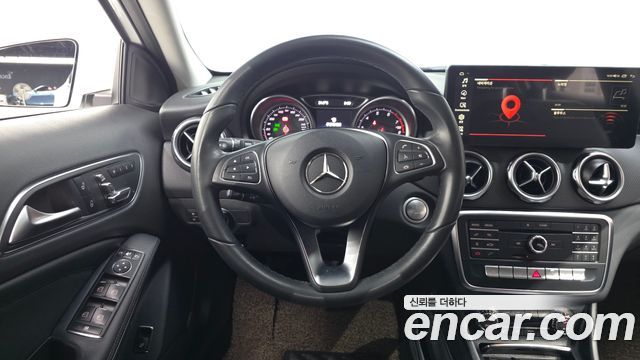 Mercedes-Benz GLA-Class (X156) GLA220 2018 — фото 12