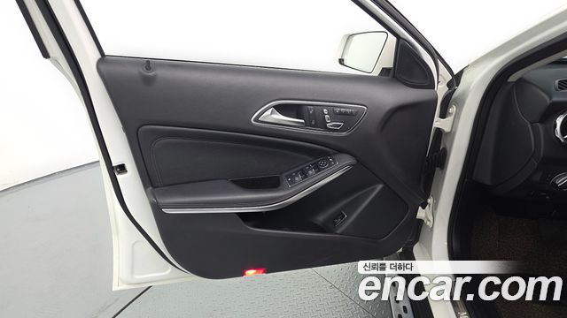 Mercedes-Benz GLA-Class (X156) GLA220 2018 — фото 24