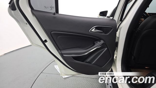 Mercedes-Benz GLA-Class (X156) GLA220 2018 — фото 25