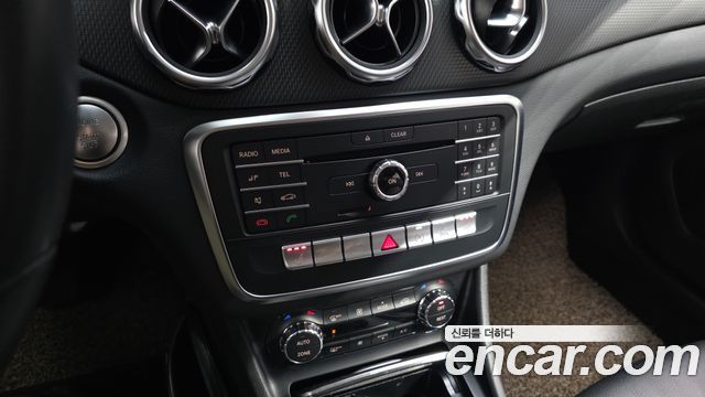 Mercedes-Benz GLA-Class (X156) GLA220 2018 — фото 29