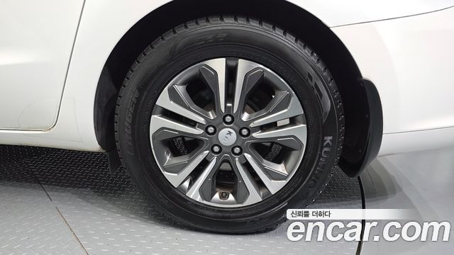 Kia Carnival 9-Seater Luxury 2019 — фото 5