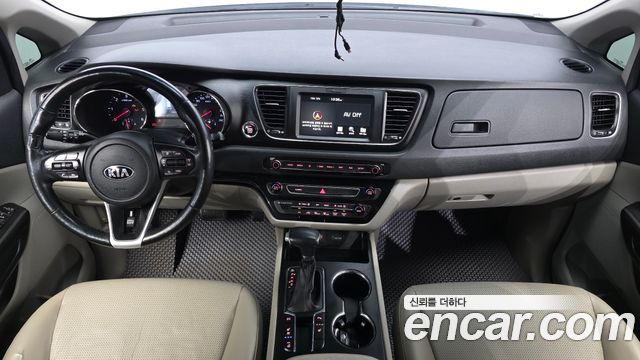 Kia Carnival 9-Seater Luxury 2019 — фото 7