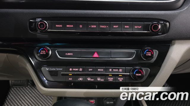 Kia Carnival 9-Seater Luxury 2019 — фото 16