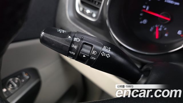 Kia Carnival 9-Seater Luxury 2019 — фото 17