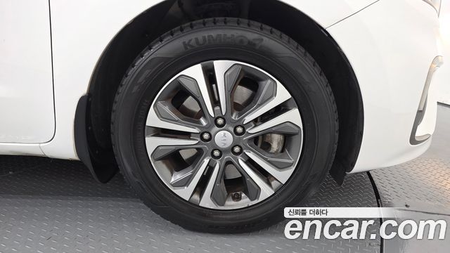 Kia Carnival 9-Seater Luxury 2019 — фото 21