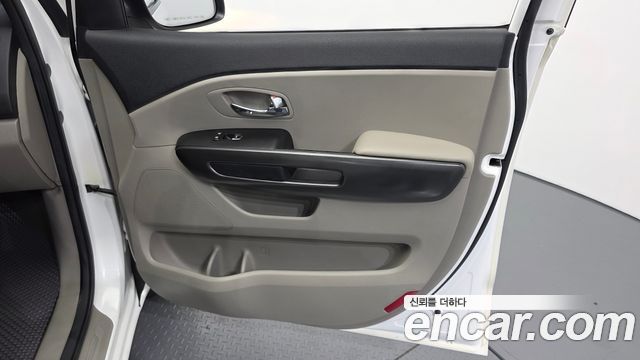 Kia Carnival 9-Seater Luxury 2019 — фото 24