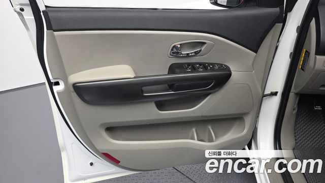 Kia Carnival 9-Seater Luxury 2019 — фото 25